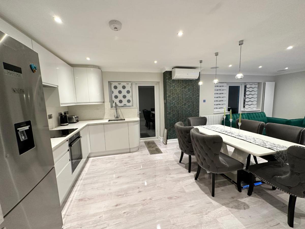 Luxury House Apartman Greenford  Kültér fotó