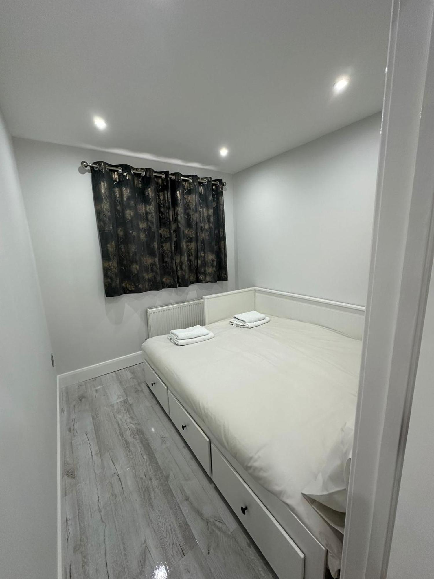 Luxury House Apartman Greenford  Kültér fotó