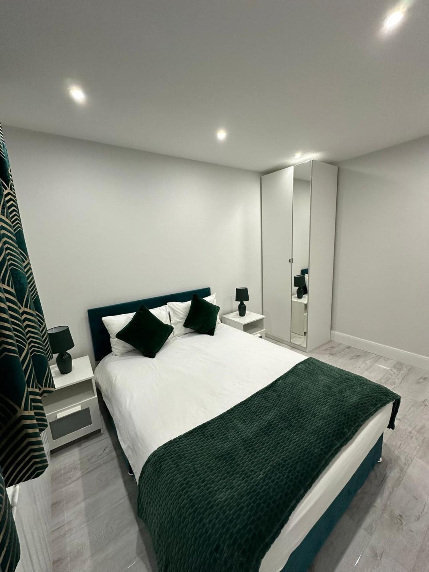 Luxury House Apartman Greenford  Kültér fotó