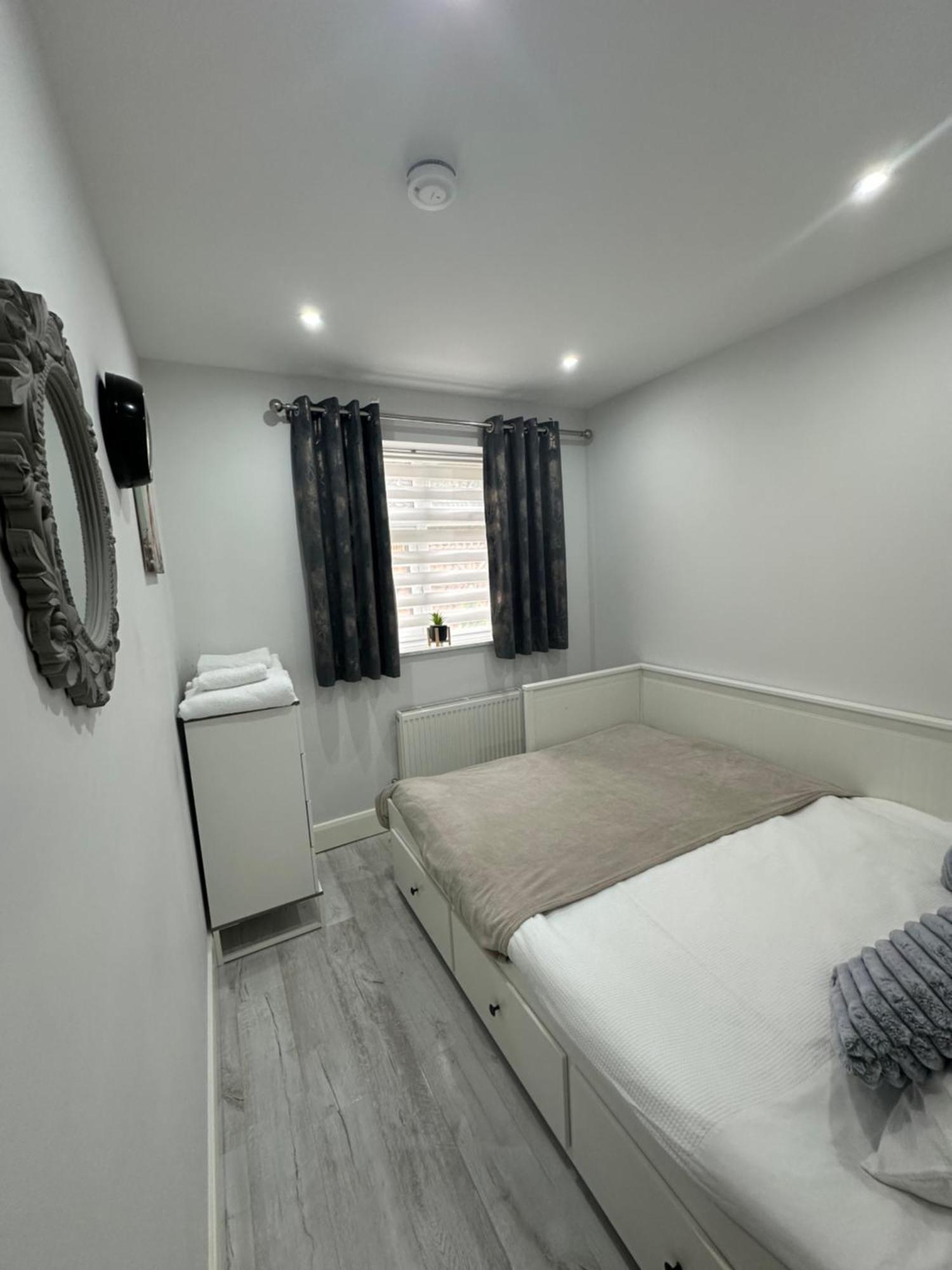 Luxury House Apartman Greenford  Kültér fotó