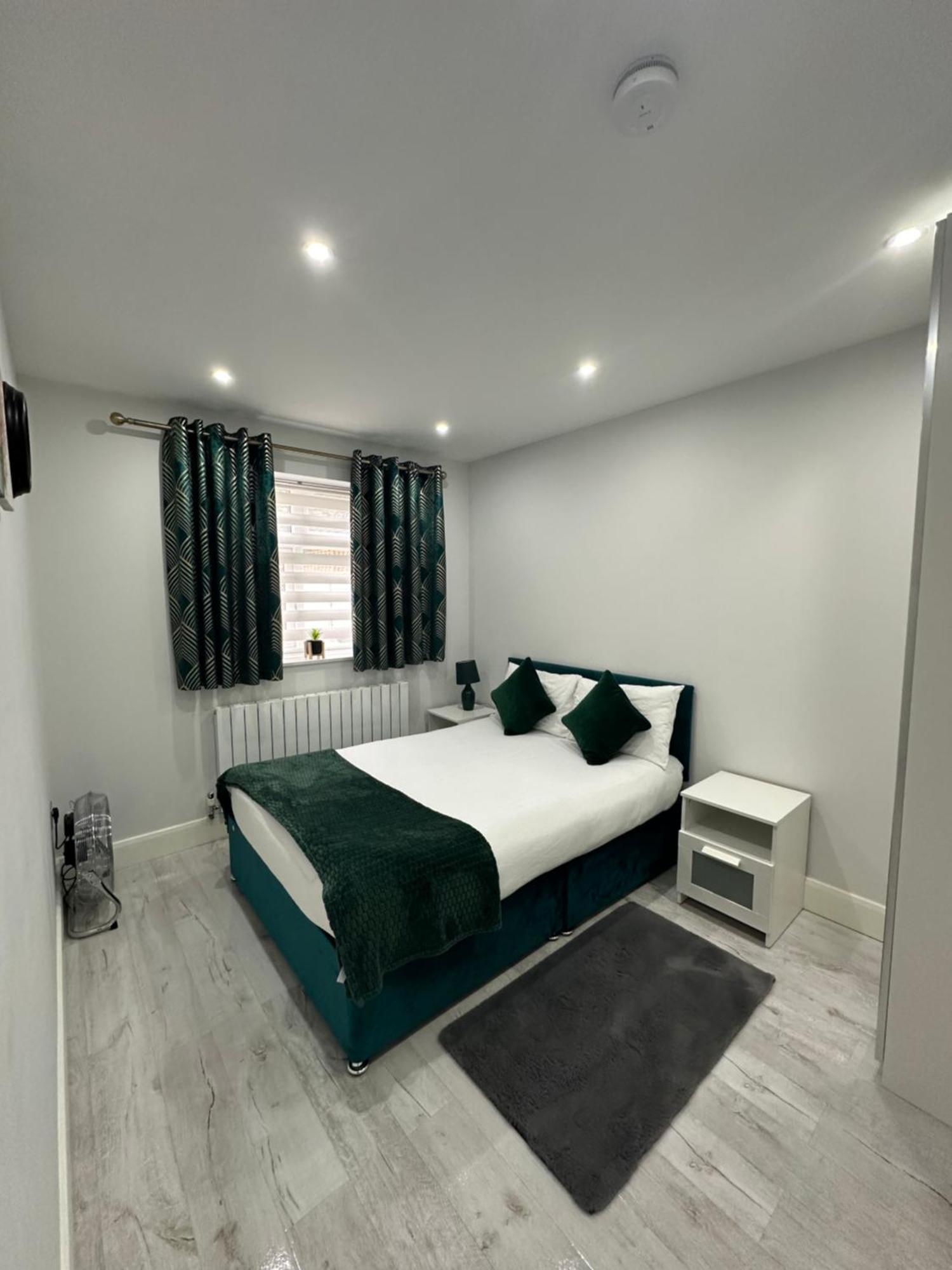 Luxury House Apartman Greenford  Kültér fotó